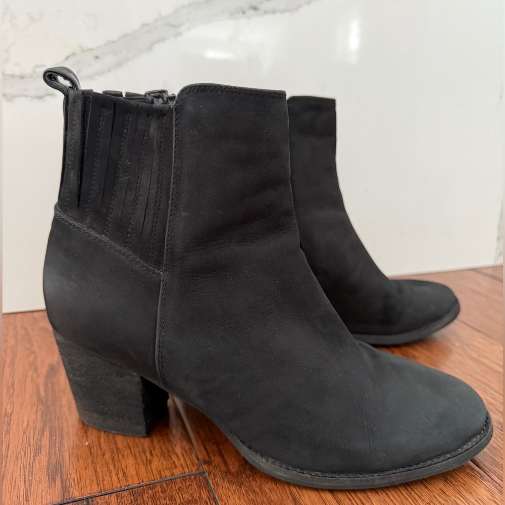 Blondo Suede Genuine Leather Waterproof Heeled Ankle Boots with Lining
